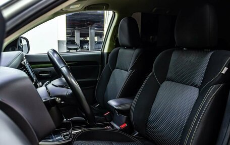 Mitsubishi Outlander III рестайлинг 3, 2021 год, 1 900 000 рублей, 12 фотография