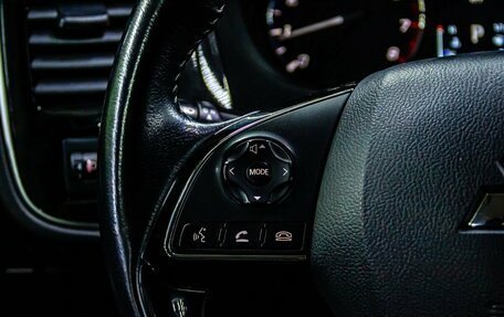 Mitsubishi Outlander III рестайлинг 3, 2021 год, 1 900 000 рублей, 16 фотография