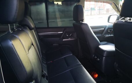 Mitsubishi Pajero IV, 2014 год, 2 800 000 рублей, 12 фотография