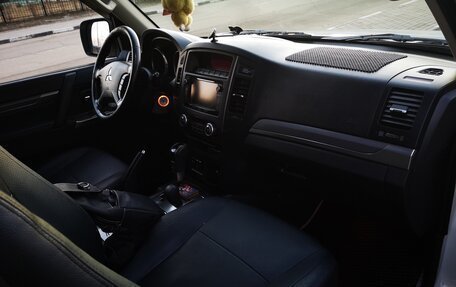Mitsubishi Pajero IV, 2014 год, 2 800 000 рублей, 7 фотография
