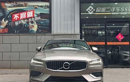 Volvo S60 III, 2022 год, 2 700 236 рублей, 2 фотография