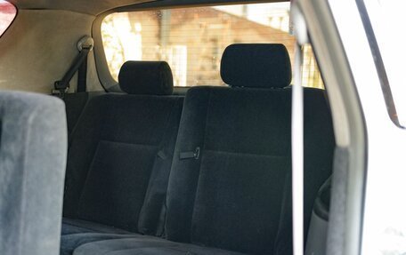 Toyota Ipsum II, 2003 год, 980 000 рублей, 17 фотография