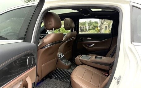 Mercedes-Benz E-Класс, 2021 год, 3 880 000 рублей, 5 фотография
