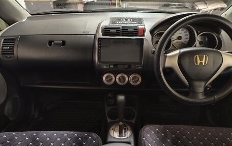 Honda Fit III, 2005 год, 500 000 рублей, 8 фотография