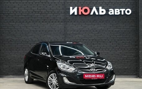 Hyundai Solaris II рестайлинг, 2011 год, 830 000 рублей, 3 фотография