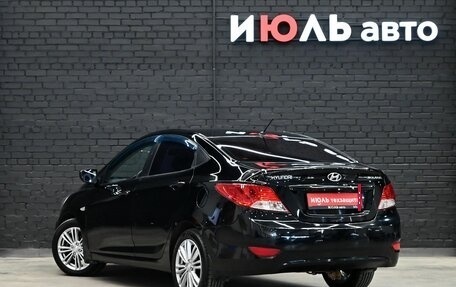 Hyundai Solaris II рестайлинг, 2011 год, 830 000 рублей, 4 фотография