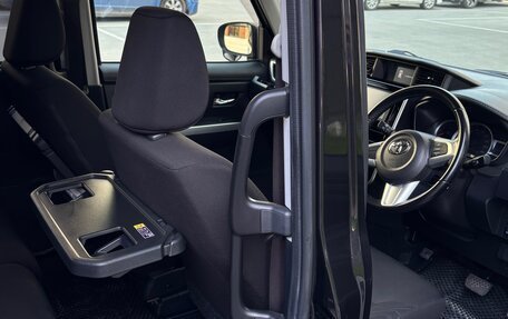 Toyota Roomy I, 2018 год, 1 100 000 рублей, 12 фотография