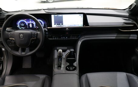 Toyota Crown, 2023 год, 4 880 000 рублей, 8 фотография