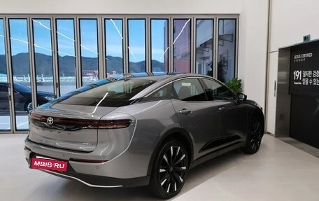 Toyota Crown, 2023 год, 4 880 000 рублей, 4 фотография