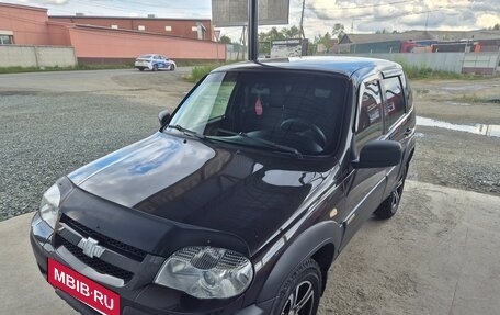 Chevrolet Niva I рестайлинг, 2017 год, 850 000 рублей, 2 фотография