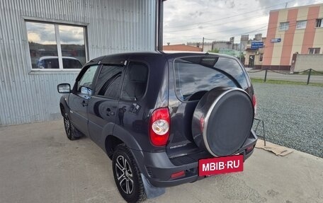Chevrolet Niva I рестайлинг, 2017 год, 850 000 рублей, 3 фотография