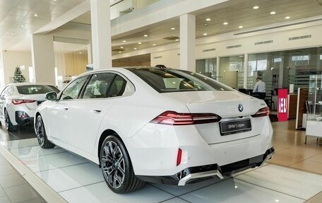 BMW 5 серия, 2024 год, 9 590 000 рублей, 6 фотография