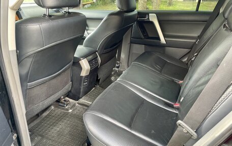 Toyota Land Cruiser Prado 150 рестайлинг 2, 2011 год, 1 975 000 рублей, 14 фотография