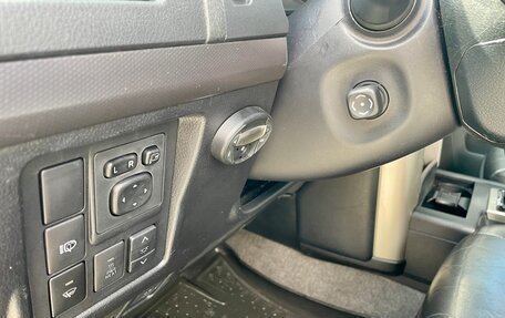 Toyota Land Cruiser Prado 150 рестайлинг 2, 2011 год, 1 975 000 рублей, 11 фотография