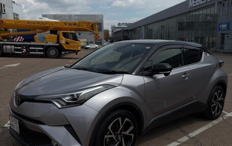Toyota C-HR I рестайлинг, 2017 год, 2 150 000 рублей, 9 фотография