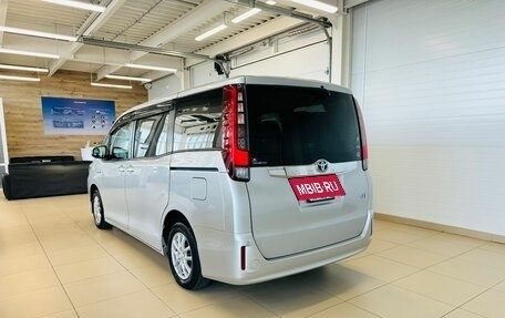 Toyota Noah III, 2014 год, 2 149 900 рублей, 4 фотография