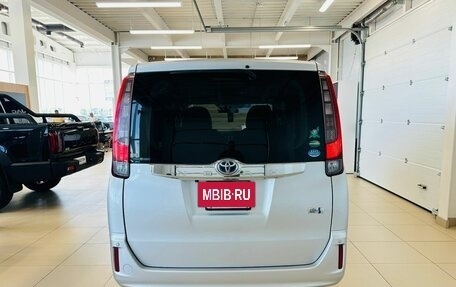 Toyota Noah III, 2014 год, 2 149 900 рублей, 5 фотография
