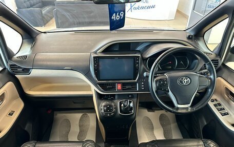 Toyota Noah III, 2014 год, 2 149 900 рублей, 16 фотография