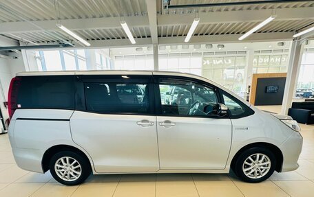 Toyota Noah III, 2014 год, 2 149 900 рублей, 7 фотография