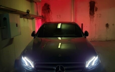 Mercedes-Benz E-Класс, 2018 год, 4 800 000 рублей, 17 фотография