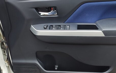 Toyota Roomy I, 2017 год, 1 080 000 рублей, 5 фотография