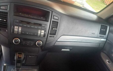 Mitsubishi Pajero IV, 2010 год, 2 100 000 рублей, 12 фотография