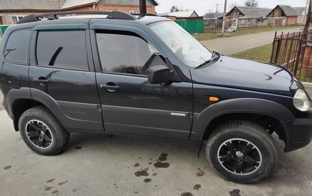 Chevrolet Niva I рестайлинг, 2010 год, 500 000 рублей, 11 фотография