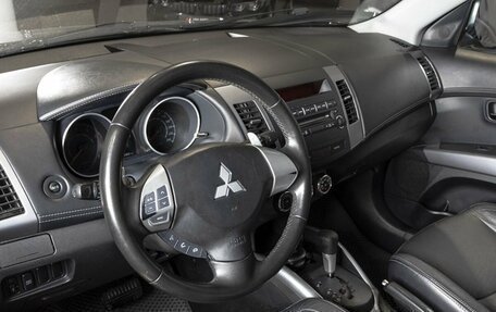 Mitsubishi Outlander III рестайлинг 3, 2010 год, 861 000 рублей, 3 фотография