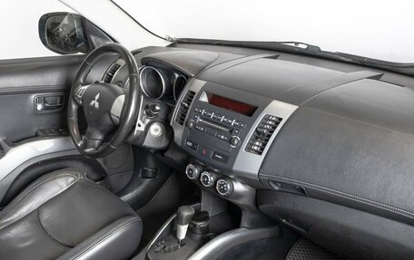 Mitsubishi Outlander III рестайлинг 3, 2010 год, 861 000 рублей, 4 фотография