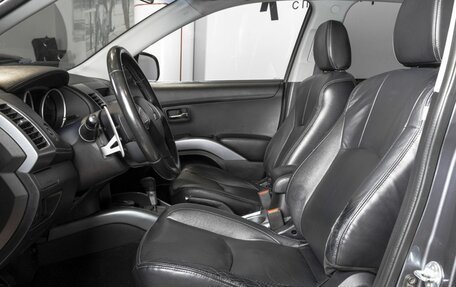 Mitsubishi Outlander III рестайлинг 3, 2010 год, 861 000 рублей, 11 фотография