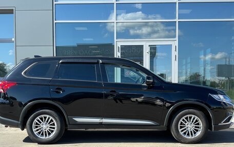 Mitsubishi Outlander III рестайлинг 3, 2018 год, 2 170 000 рублей, 5 фотография