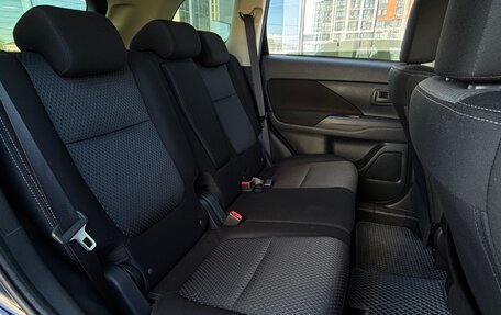 Mitsubishi Outlander III рестайлинг 3, 2018 год, 2 170 000 рублей, 7 фотография