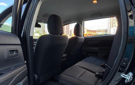 Mitsubishi Outlander III рестайлинг 3, 2018 год, 2 170 000 рублей, 10 фотография