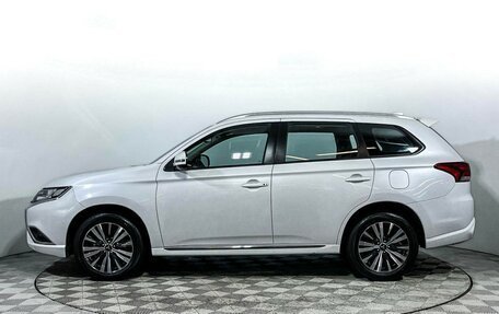Mitsubishi Outlander III рестайлинг 3, 2022 год, 2 497 000 рублей, 8 фотография