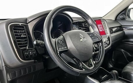 Mitsubishi Outlander III рестайлинг 3, 2022 год, 2 497 000 рублей, 13 фотография
