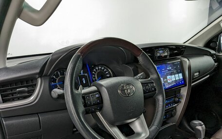 Toyota Fortuner II, 2019 год, 3 350 000 рублей, 13 фотография