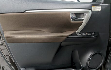 Toyota Fortuner II, 2019 год, 3 350 000 рублей, 11 фотография