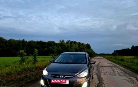Hyundai Solaris II рестайлинг, 2011 год, 770 000 рублей, 6 фотография
