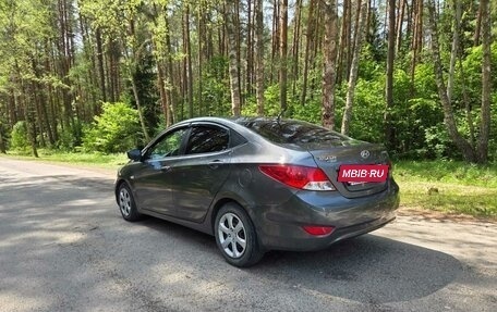 Hyundai Solaris II рестайлинг, 2011 год, 770 000 рублей, 12 фотография