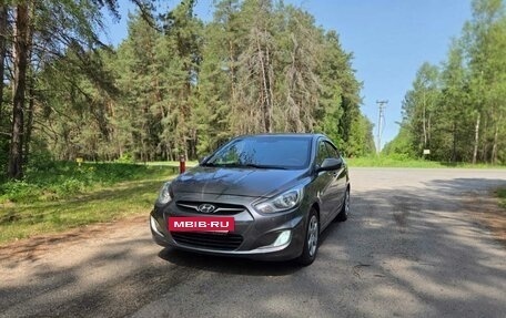 Hyundai Solaris II рестайлинг, 2011 год, 770 000 рублей, 4 фотография