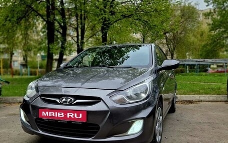 Hyundai Solaris II рестайлинг, 2011 год, 770 000 рублей, 5 фотография