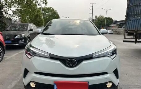 Toyota C-HR I рестайлинг, 2021 год, 1 888 888 рублей, 2 фотография