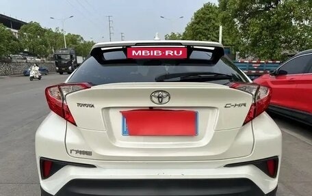 Toyota C-HR I рестайлинг, 2021 год, 1 888 888 рублей, 5 фотография