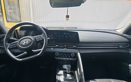 Hyundai Elantra, 2023 год, 2 250 000 рублей, 10 фотография
