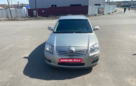 Toyota Avensis III рестайлинг, 2007 год, 750 000 рублей, 24 фотография