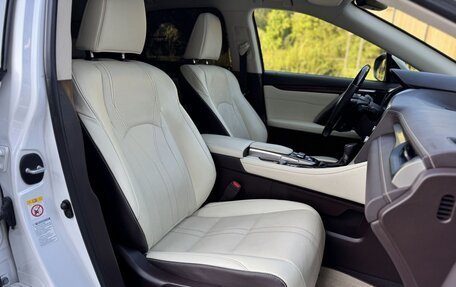 Lexus RX IV рестайлинг, 2018 год, 4 490 000 рублей, 17 фотография