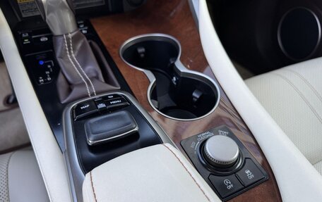 Lexus RX IV рестайлинг, 2018 год, 4 490 000 рублей, 27 фотография
