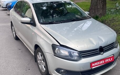 Volkswagen Polo VI (EU Market), 2011 год, 690 000 рублей, 2 фотография