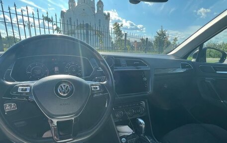 Volkswagen Tiguan II, 2018 год, 1 960 000 рублей, 9 фотография