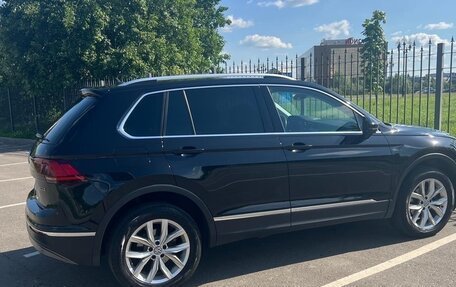Volkswagen Tiguan II, 2018 год, 1 960 000 рублей, 2 фотография